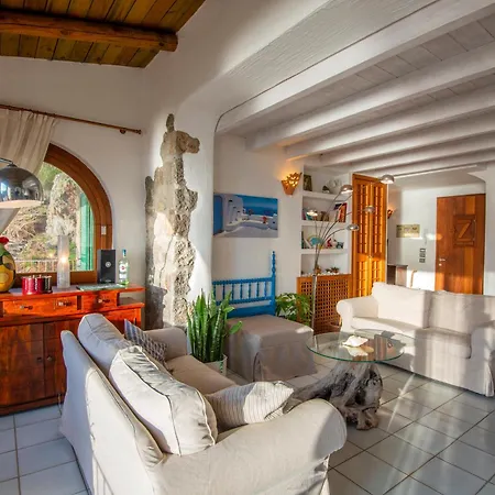 Gio Punta Caruso Villa *